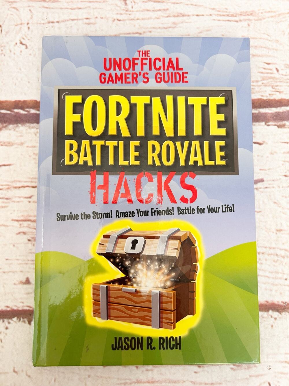 SKYHORSE Fortnite Battle Royale Hacks Unofficial Gamers Guide Book